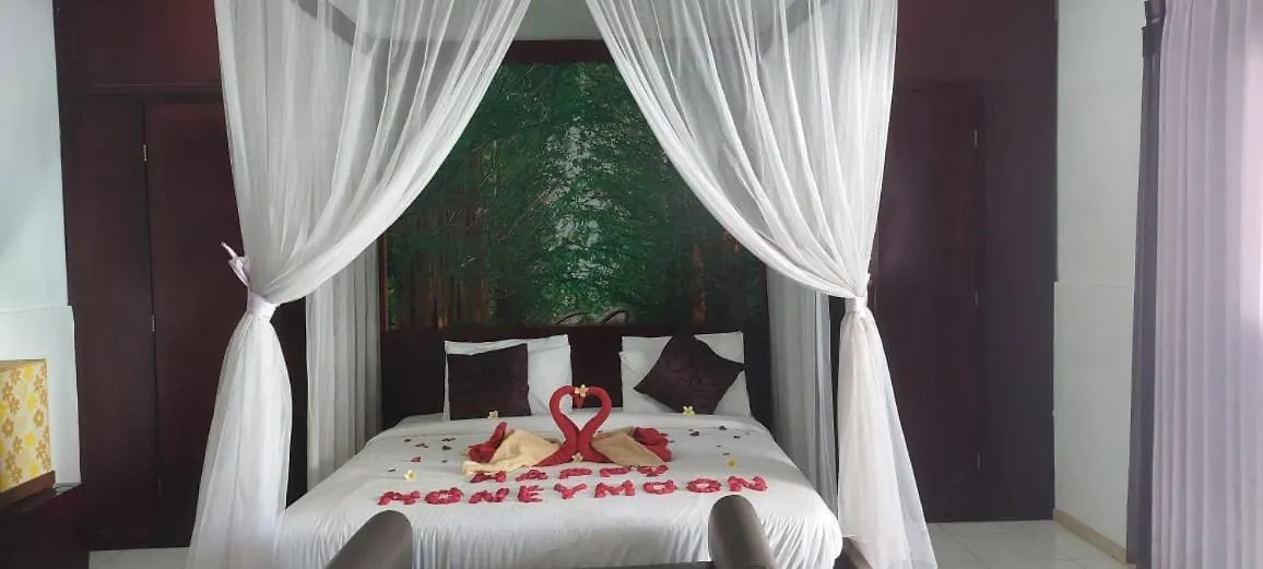 Villa Pool Private And Romantic In Kuta